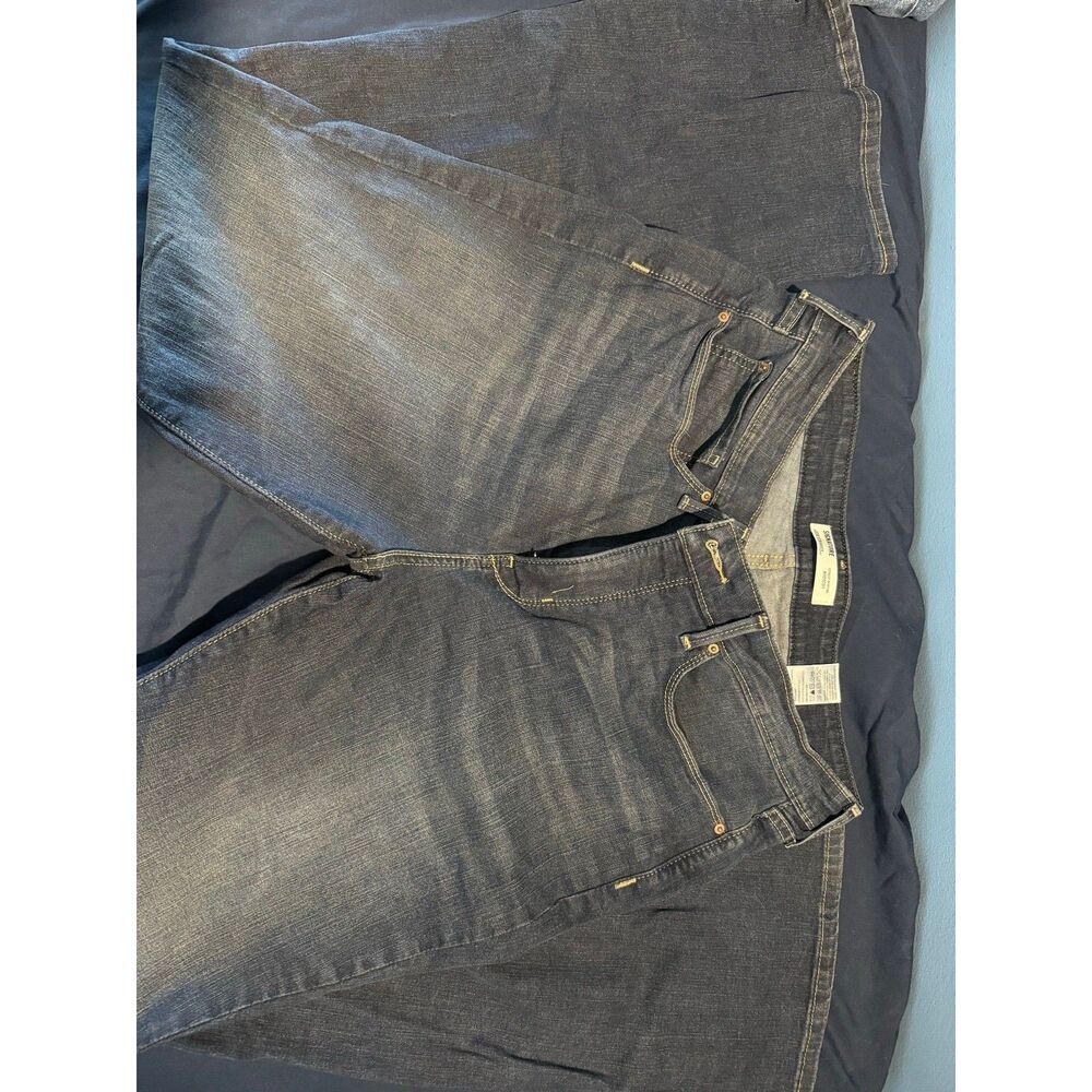 098. Levi Signature Total Shaping Bootcut